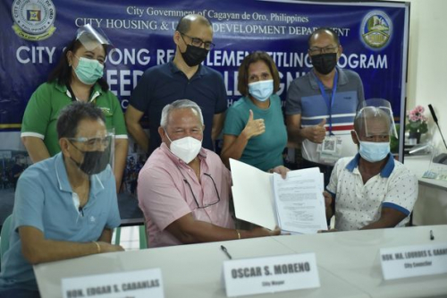 LOOK: 56 ka mga Sendong victims maangkon na sa hingpit ang yuta nga gitukoran sa balay